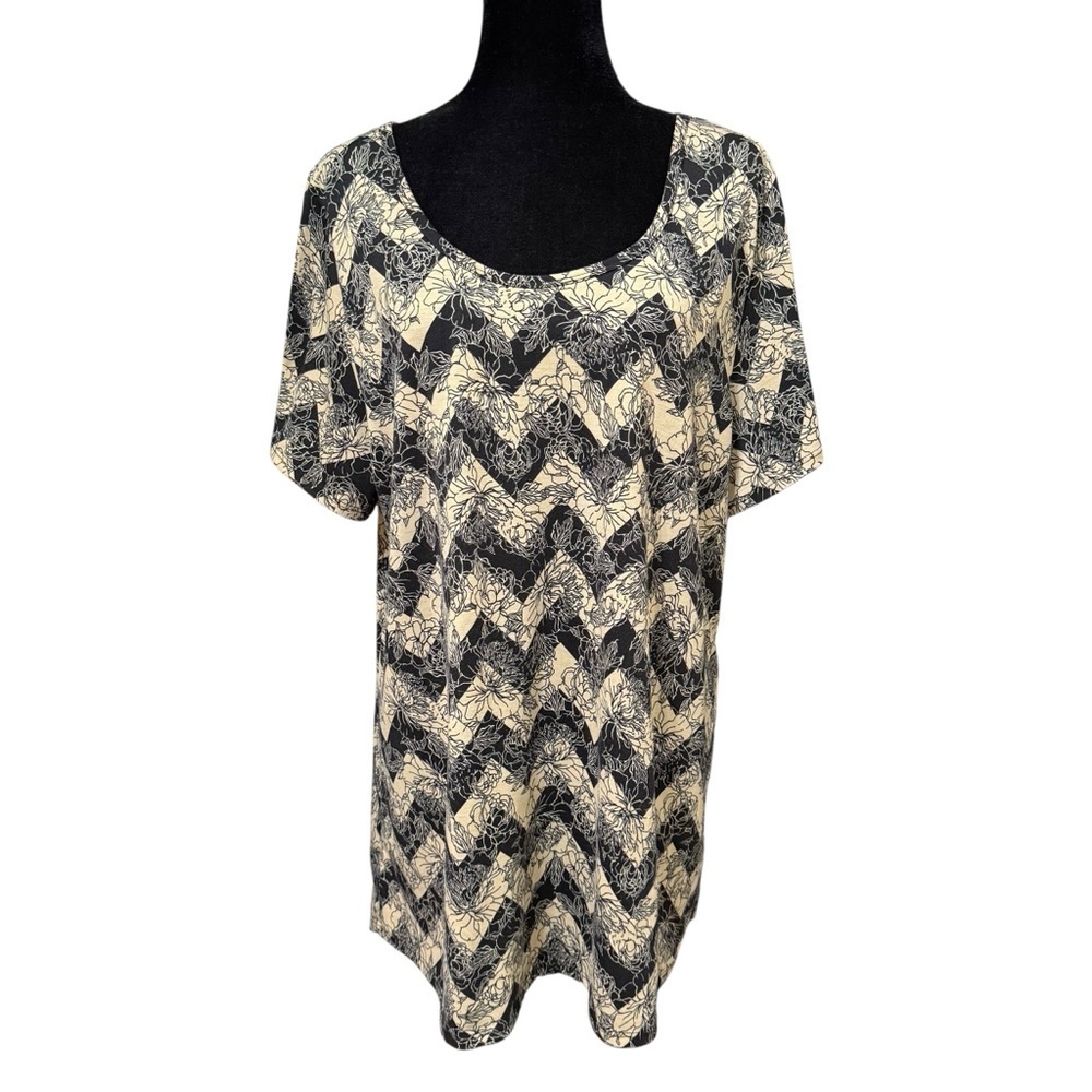 LuLaRoe Floral Chevron Print Tunic Top Black Beige Stretch Knit Shirt 3XL